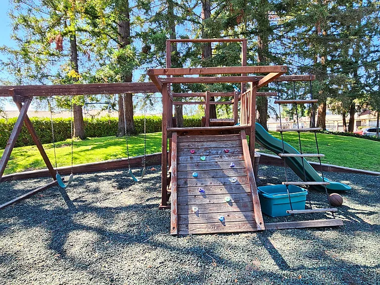 1653 Kentfield Ave — Photo 35