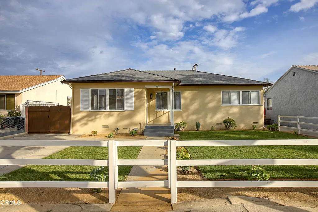 4 bed, 2.0 bath, 1416 sqft, $4,000 — Photo 1