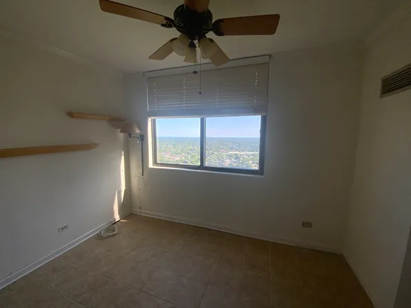 270-10 Grand Central Parkway image 4 of 17