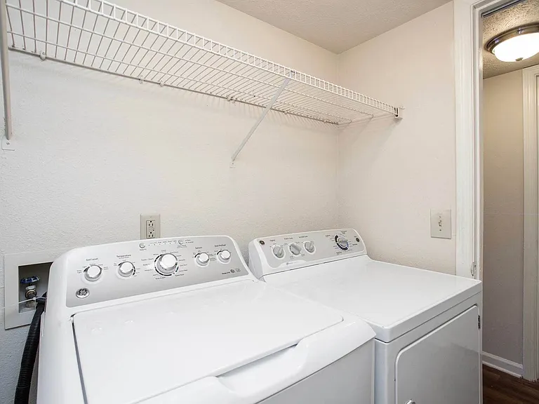 Chariot Pointe Apartments — Photo 29