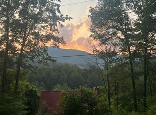 11 Hamlet Dr #12, Burnsville, NC 28714