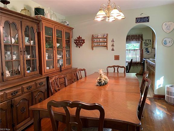 5th image of 529 Potic Dr NW