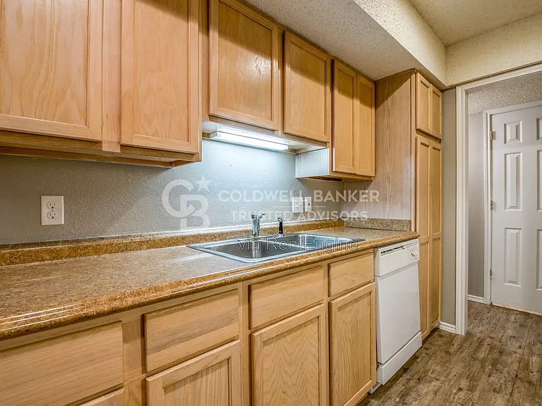 5332 Kenosha Ave — Photo 11