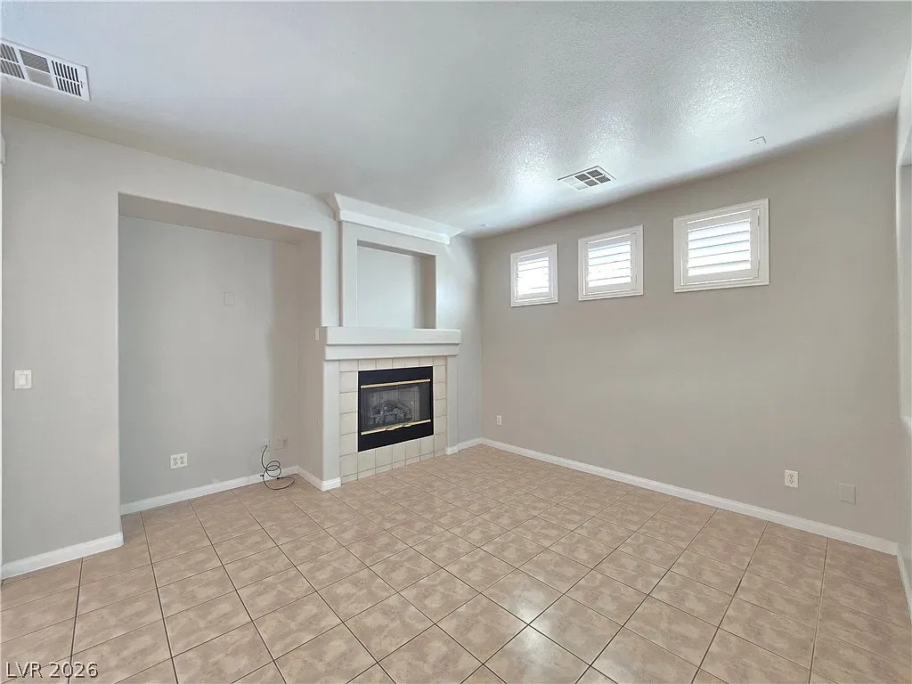 3 bed, 2.0 bath, 1423 sqft, $1,895 — Photo 4