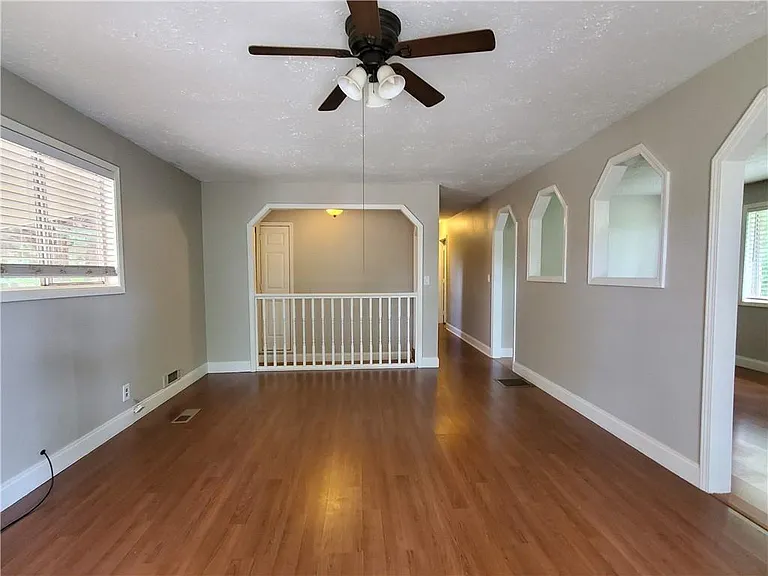 931 Auburn Rd — Photo 23