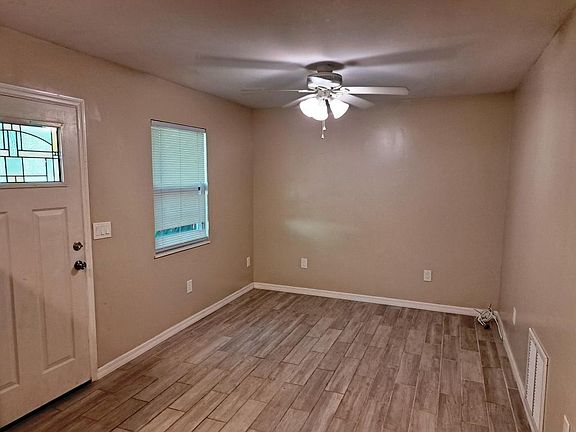 3rd image of 1737 2nd Ave N Unit B