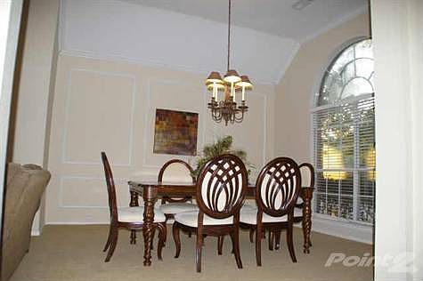 3rd image of 2813 Glen Hollow Dr