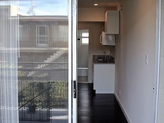 3rd image of 3418 S Centinela Ave APT 7A