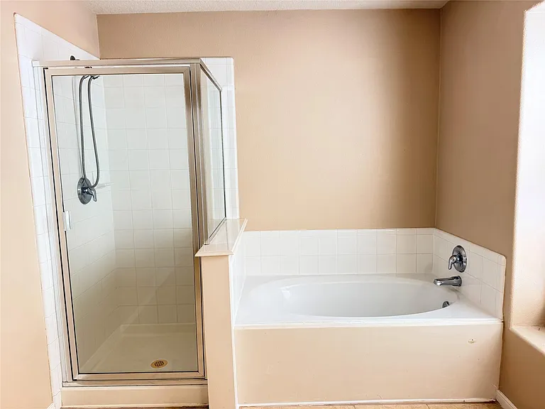 15423 Fir Woods Ln — Photo 26