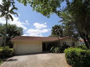 242 Pinecrest Dr, Miami Springs, FL 33166