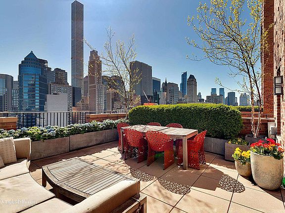2nd image of 140 E 63rd St Unit Penthouse 3