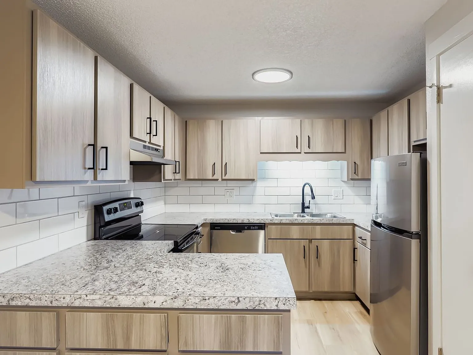 Modern 2-Bedroom Apartment | Garage Optional | Central Loveland — Photo 1