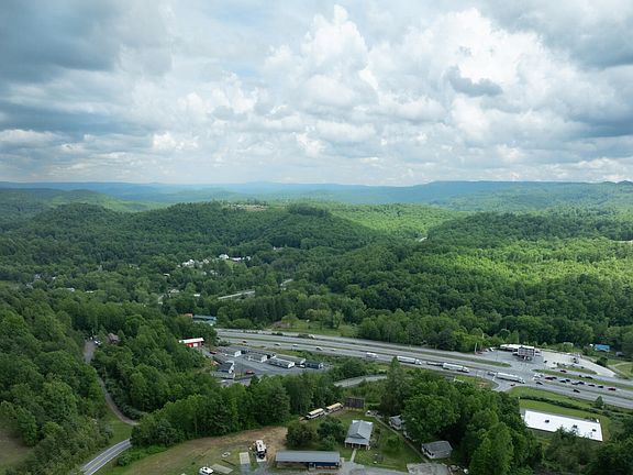 4th image of 231 Wood Mountain Rd