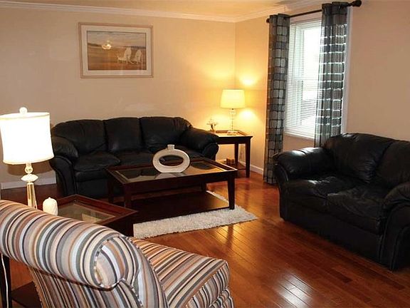 3rd image of 480 Fruitwood Dr