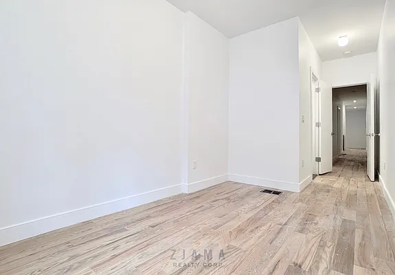 Rented by Zjama Realty Corp | media 23