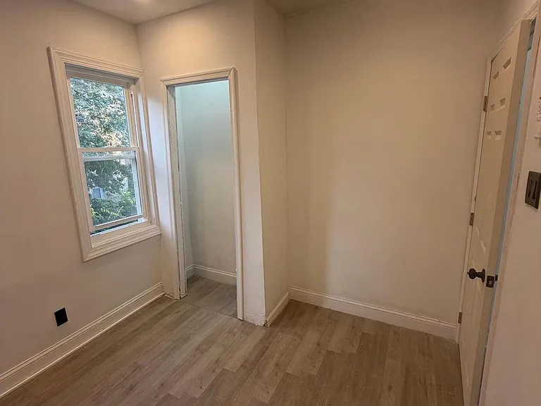 2409 W Harold St — Photo 13