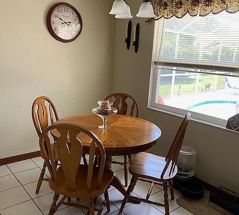 Breakfast nook