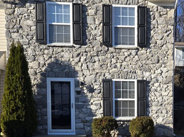 127 Park Place Dr, Morgantown, WV 26508