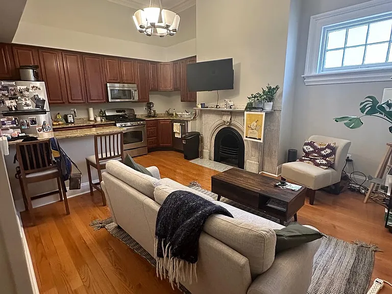 1014 Clinton St #1R — Photo 1