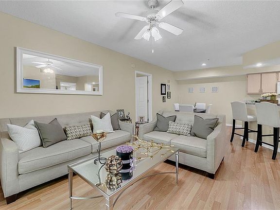 5th image of 814 Crest Pines Dr APT 914