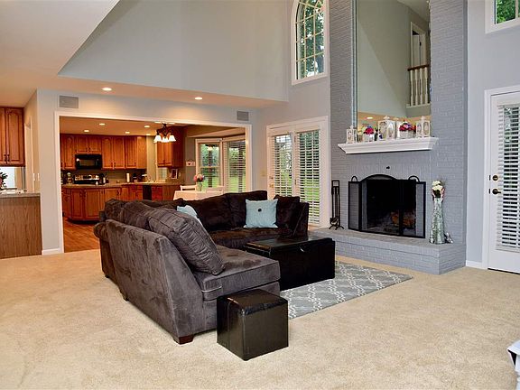 3rd image of 1026 Whirlaway Dr