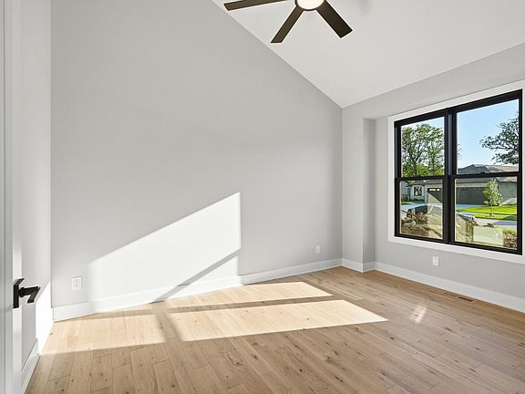 3rd image of 9601 Tall Grass Trl