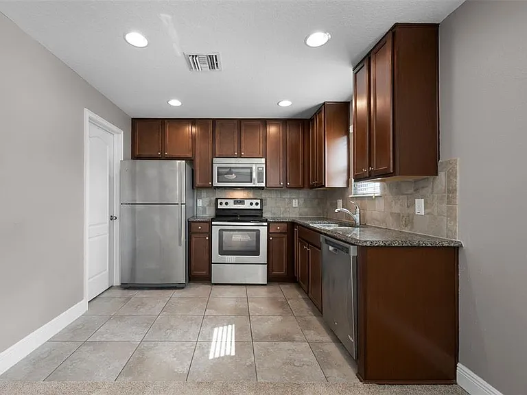 8623 Via Trieste Dr — Photo 5