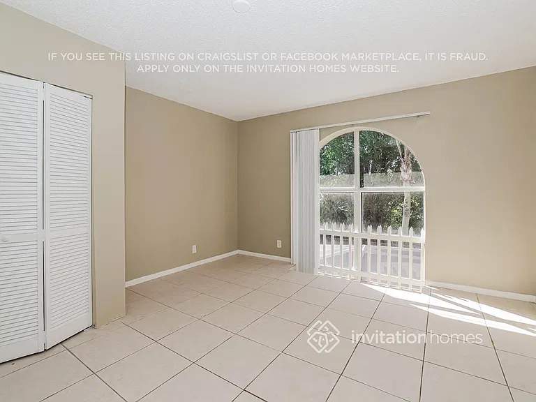 1081 Fairfax Cir W — Photo 9