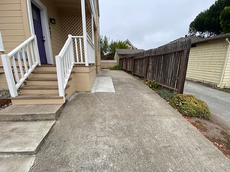 542 Pine Ave — Photo 30