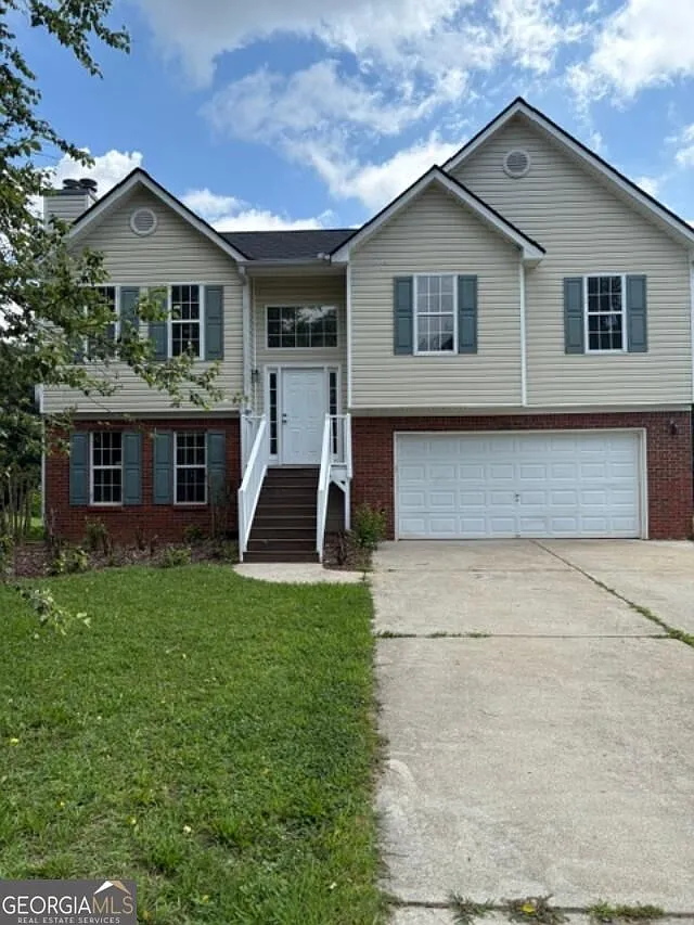 4 bed, 3.0 bath, $1,650 — Photo 1
