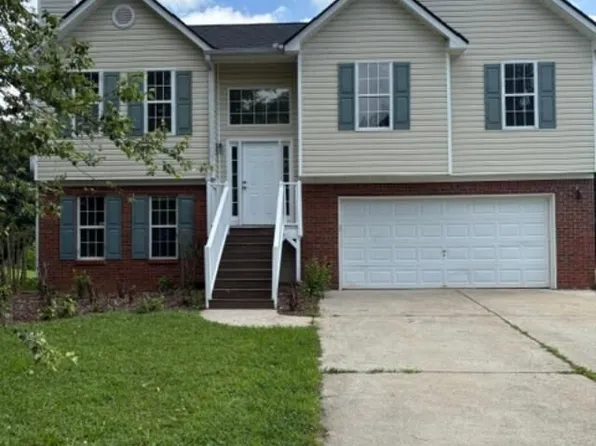 51 Hillcrest Dr, Hiram, GA 30141