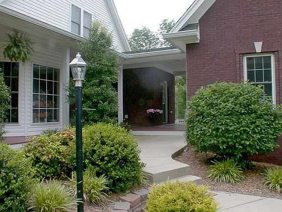 4th image of 421 Alyssa Brooke Dr
