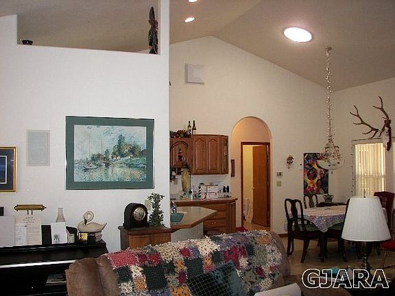5th image of 2559 Applewood Pl