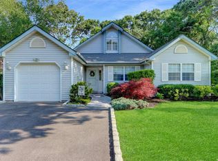 20 Huntingdale Way, Middle Island, NY 11953