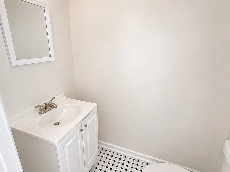 2519 N Mutter St — Photo 16