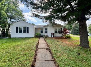 1305 N 61st St, Omaha, NE 68132