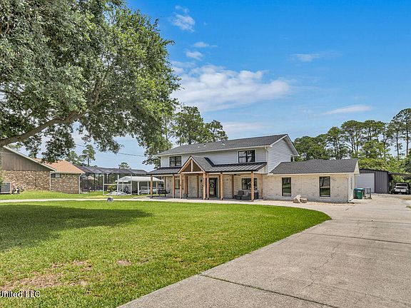 4th image of 6002 Vista Cir