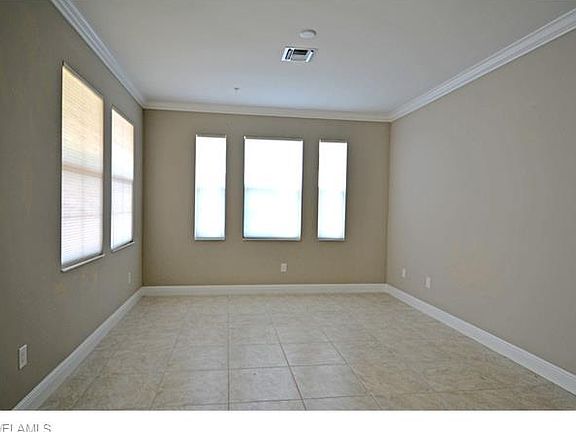 3rd image of 1359 Artesia Dr E