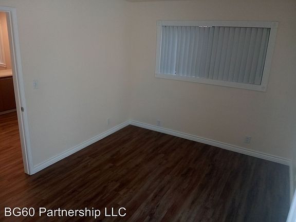 5th image of 421 E 16th St APT 410