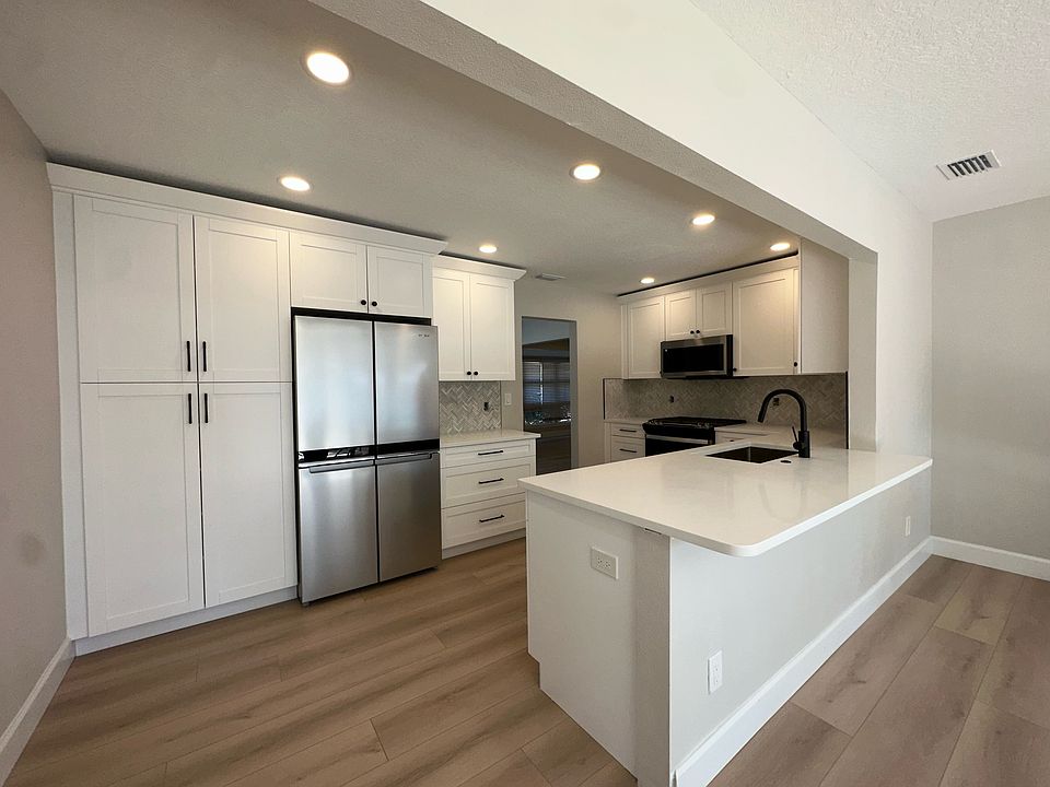 1st image of 3608 S Lois Ave