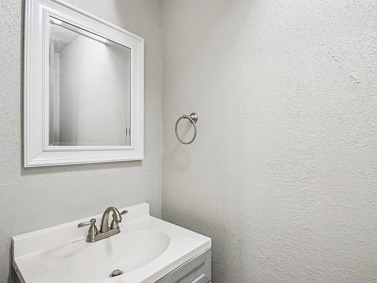 828 East Dr #3 — Photo 6