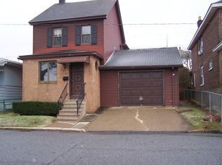 30 Grove St, McAdoo, PA 18237