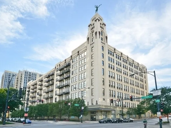 758 N Larrabee St APT 319, Chicago, IL 60654