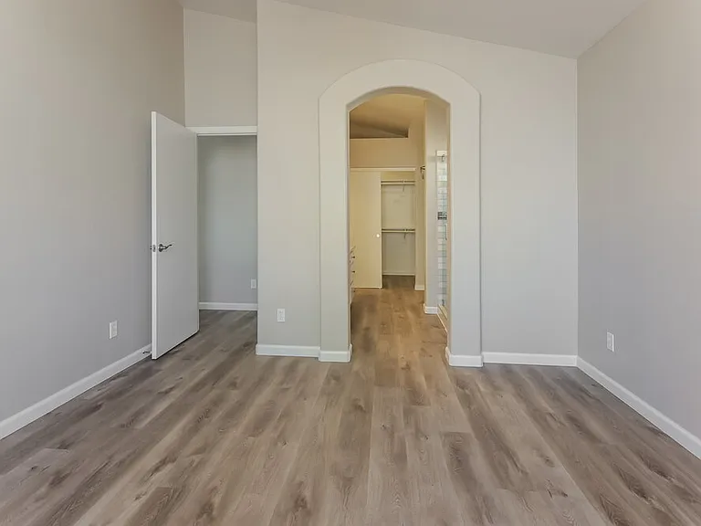 8338 W Bluefield Ave — Photo 8