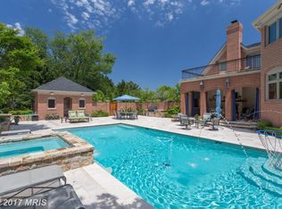 10801 Tradewind Dr, Oakton, VA 22124