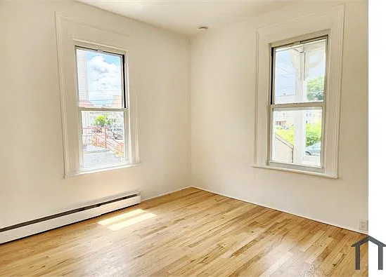 2 bed, 900 sqft, $2,100 — Photo 4