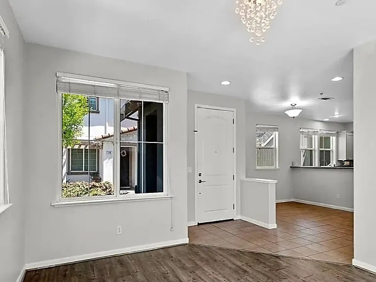 168 Caroline Ln — Photo 4