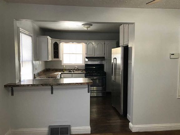 2nd image of 3136 Crane Pl