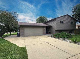 2800 S Maywood Dr, Sioux Falls, SD 57110