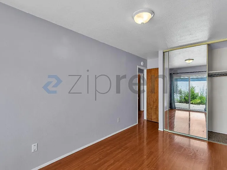 2121 Esmond Ave — Photo 11